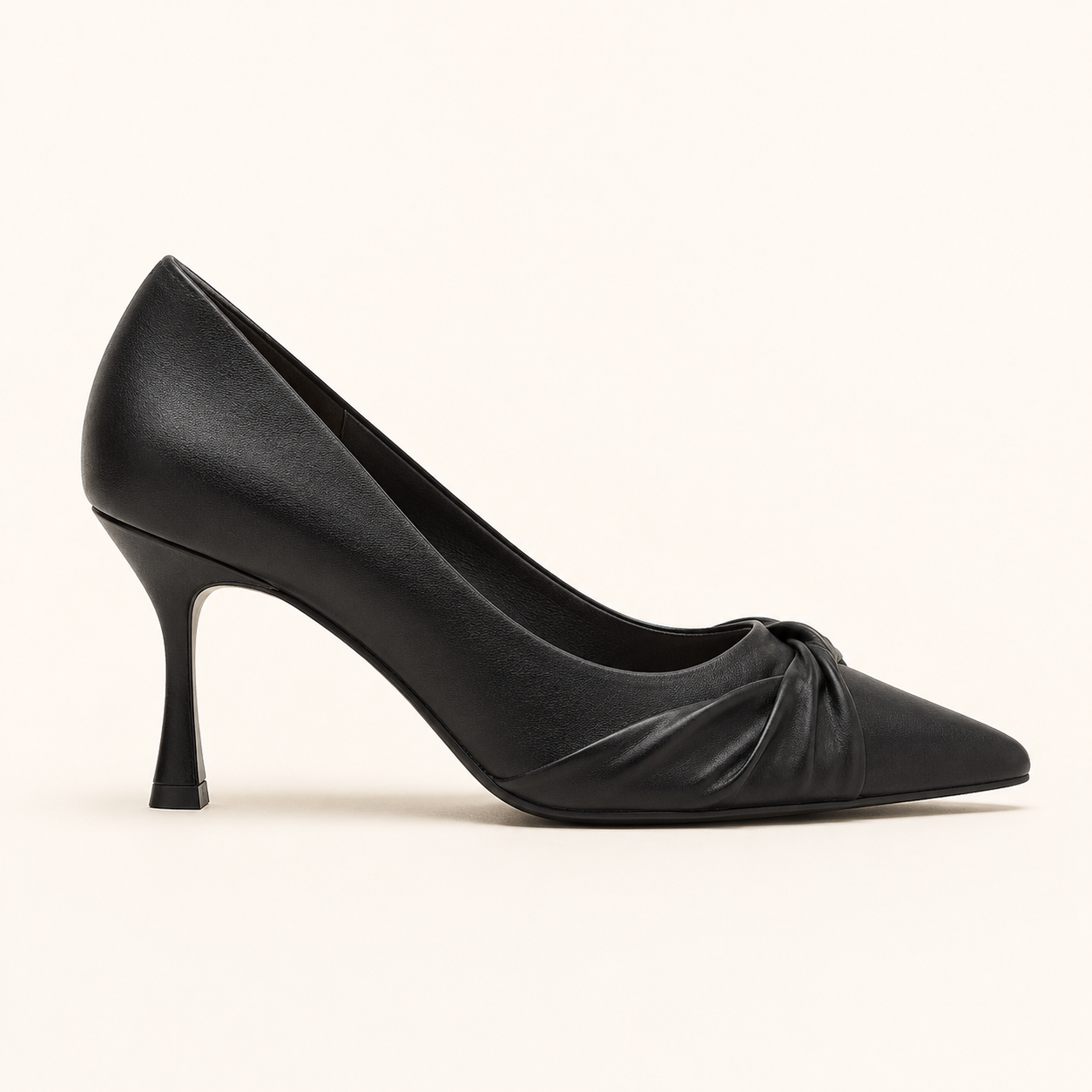 Escarpins blanc cassé à talons aiguilles pour femmes