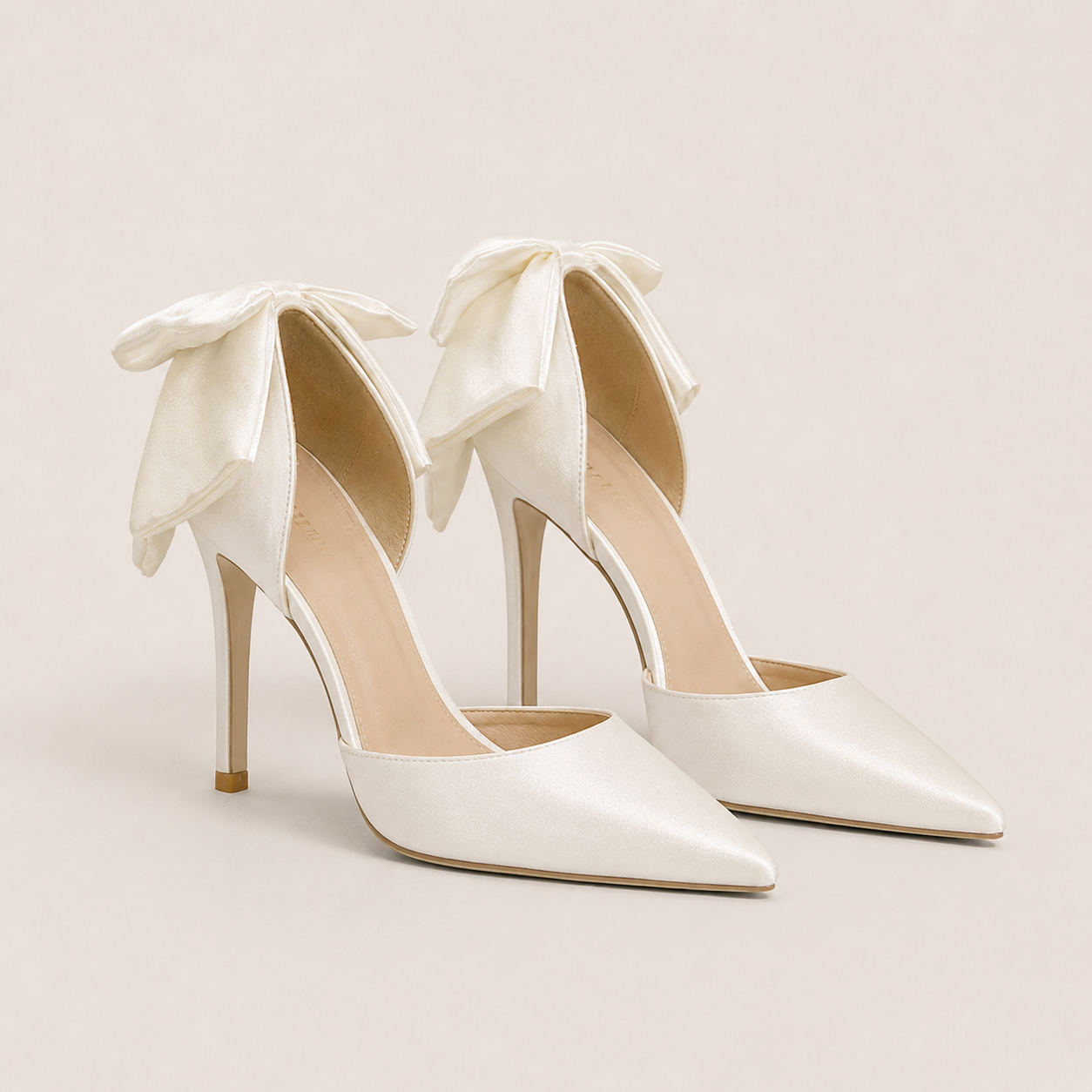 escarpins blancs en satin avec nœud