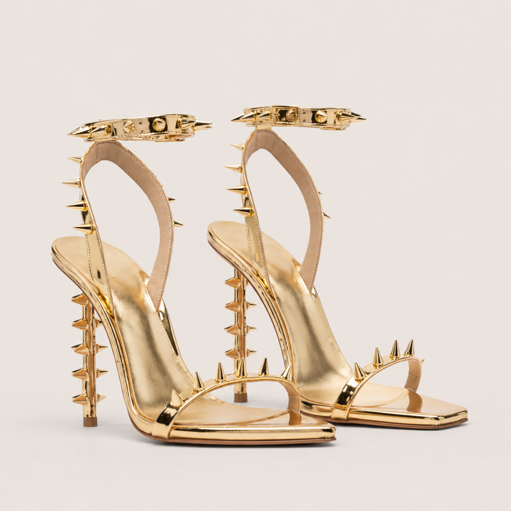 Sandales dorées à talon haut vues de dos, finition habillée et silhouette chic.